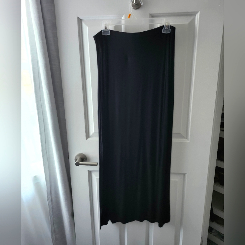 Women's Old Navy Black Maxi Skirt